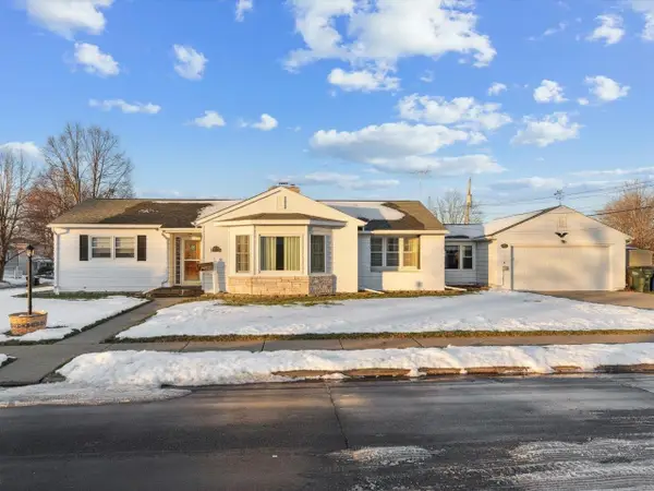 1456 W Garfield Street, Davenport, IA 52804