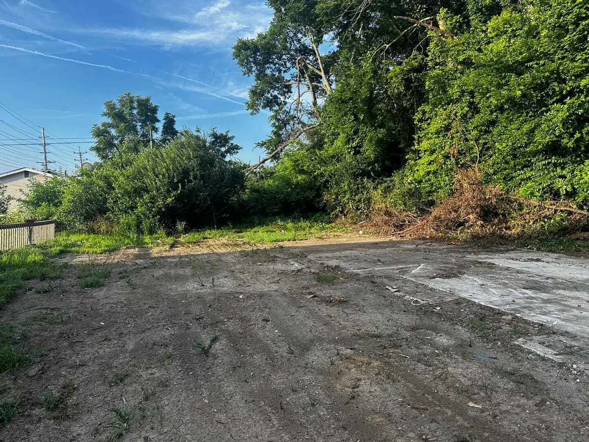 111 Midkiff Street, Harrisburg, IL 62946 - Image #1