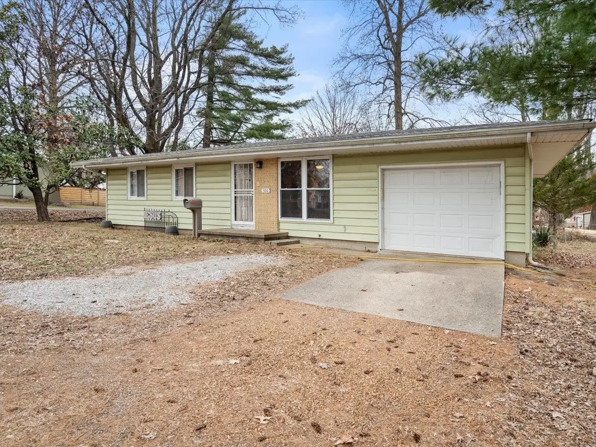 520 S 6th Street, Herrin, IL 62948 - #1