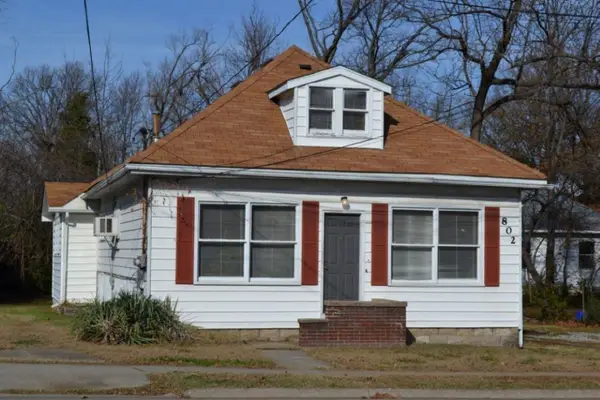 802 W Walnut Street, Carbondale, IL 62901