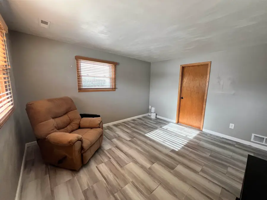 217 W 17th Avenue, Milan, IL 61264 - Image #2