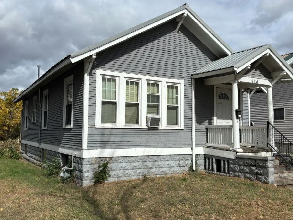 624 9th Avenue S, Clinton, IA 52732 - Image #1