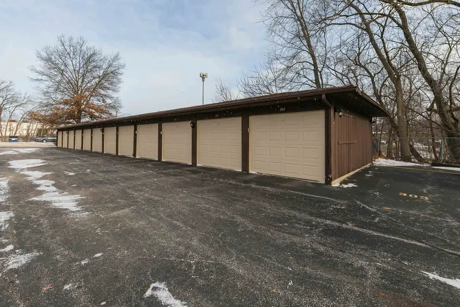 5102 25th Ave Ct Court #102, Moline, IL 61265 - Image #2