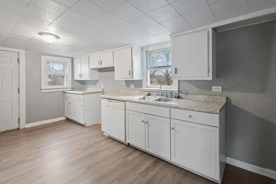 1917 W Poplar St Street, Harrisburg, IL 62946 - Image #3