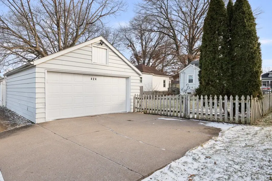 424 E 31st Street, Davenport, IA 52803 - Image #2