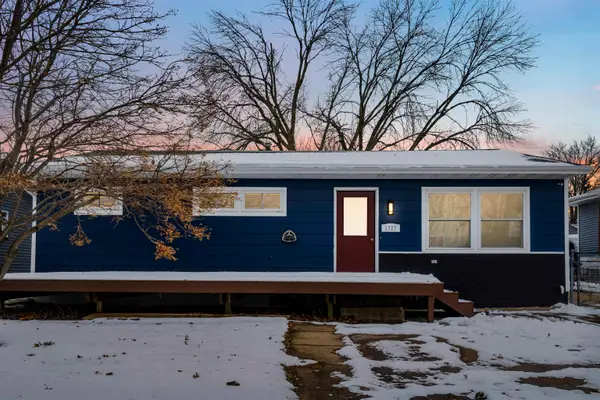 1727 W 69th St Street, Davenport, IA 52806