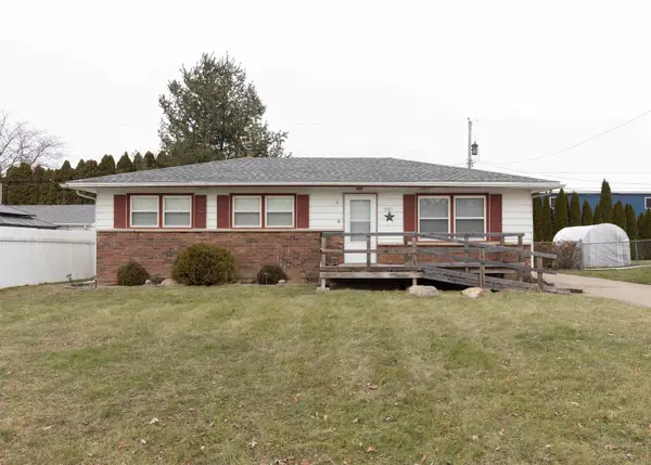 905 79th Avenue W, Rock Island, IL 