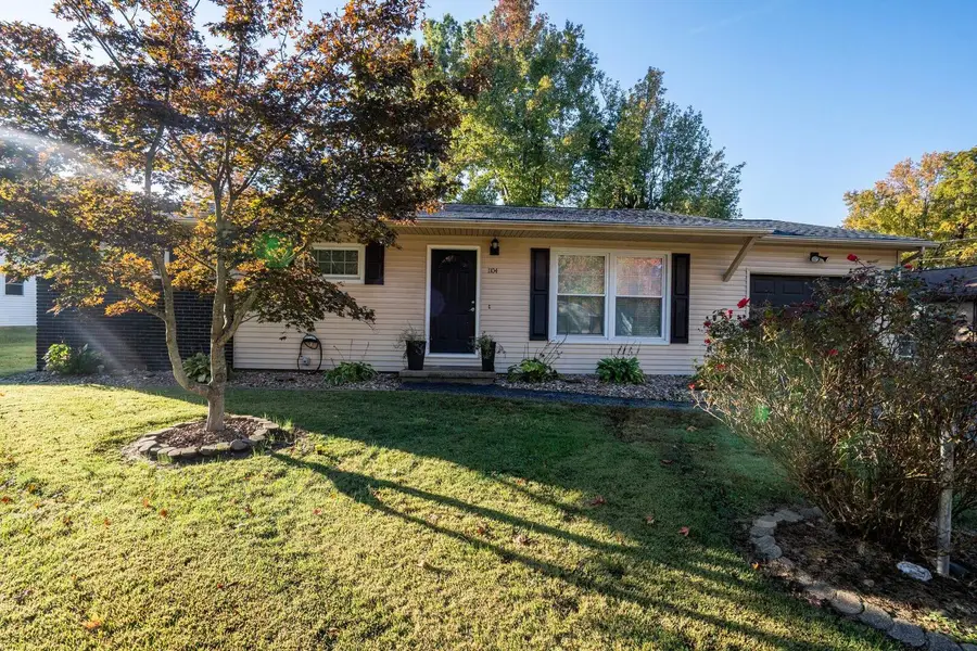 1104 E Poplar Street, Herrin, IL 62948 - Image #3