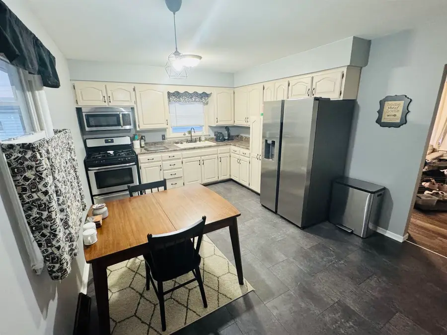 2123 N Gayman Avenue, Davenport, IA 52804 - Image #3