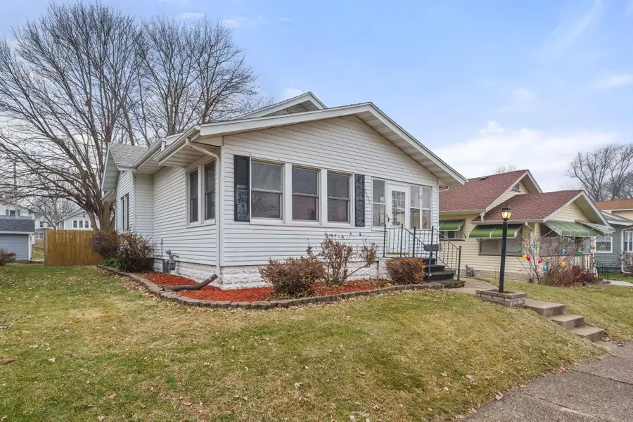 2327 6th Street, Moline, IL 61265 - Image #2