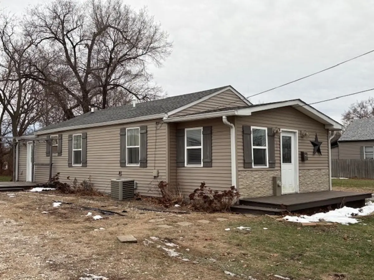 602 W 3rd Avenue, Milan, IL 61264 - Image #1