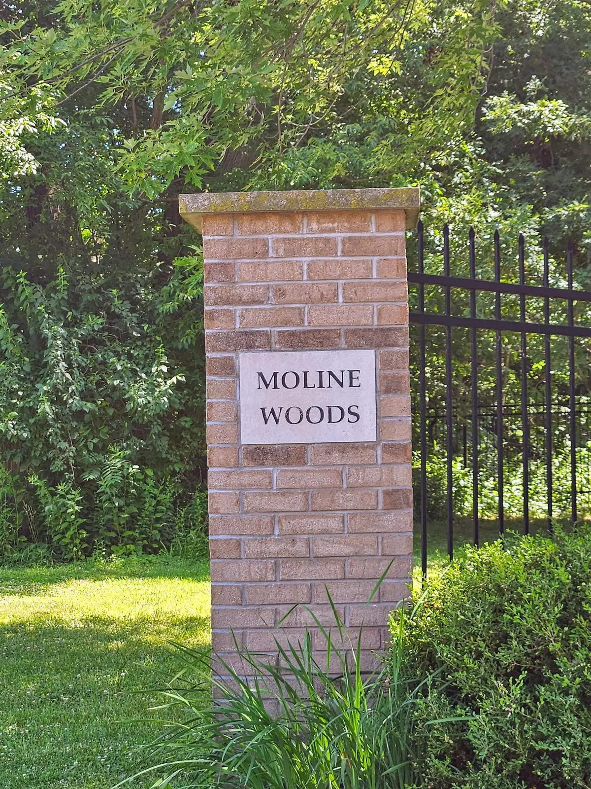 574-632 3rd Street, Moline, IL 61265 - Image #1