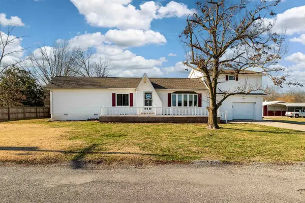 2305 Weaver Rd Road, Marion, IL 62948