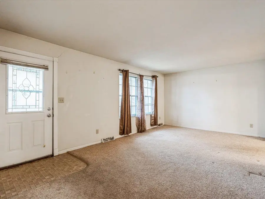 2757 W Central Park Ave Avenue, Davenport, IA 52804 - Image #3