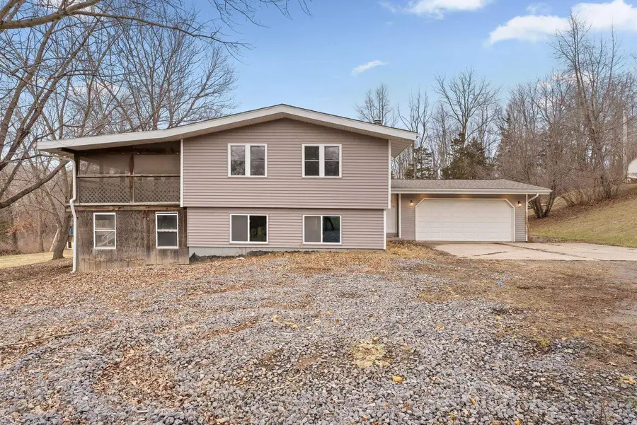1920 River Vista Road N, Muscatine, IA 52761 - Image #2