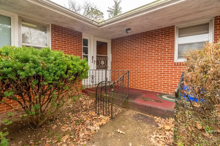 1003 S Skyline Drive, Carbondale, IL 62901 - Image #3