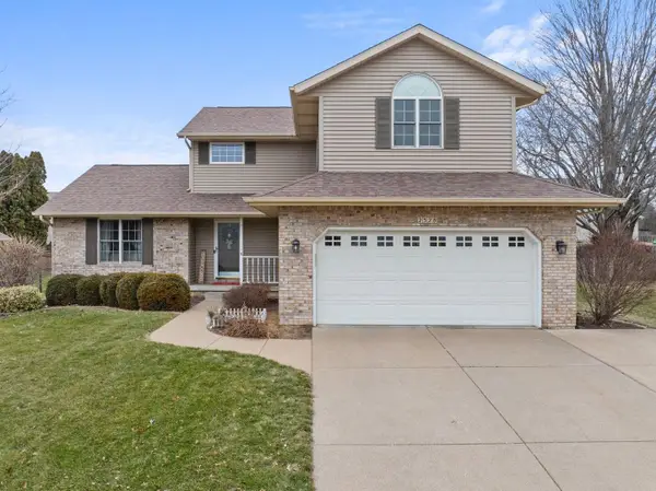 2328 Hunter Road, Bettendorf, IA 52722