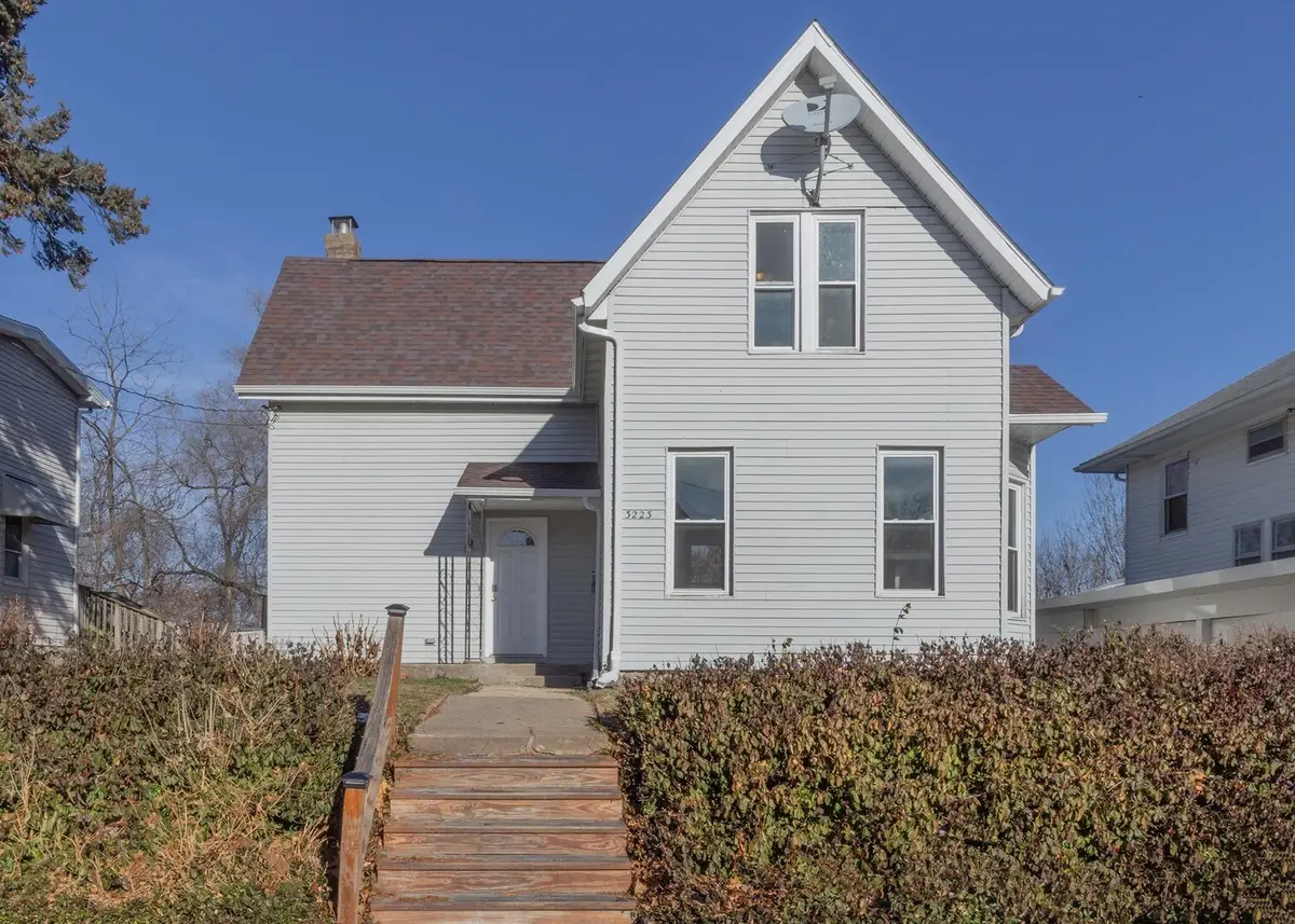 3223 9th Avenue, Rock Island, IL 61201 - #1