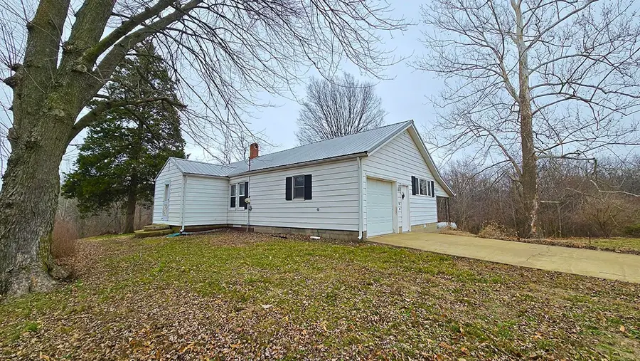 588 S Shannon St Avenue, Richview, IL 62877 - #3