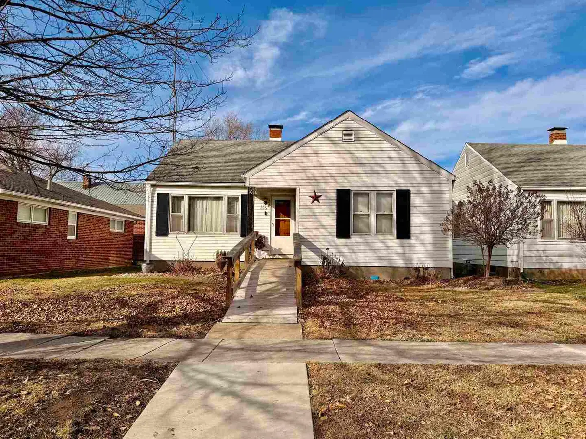 226 S Pine St Street, Centralia, IL 62801 - Image #1