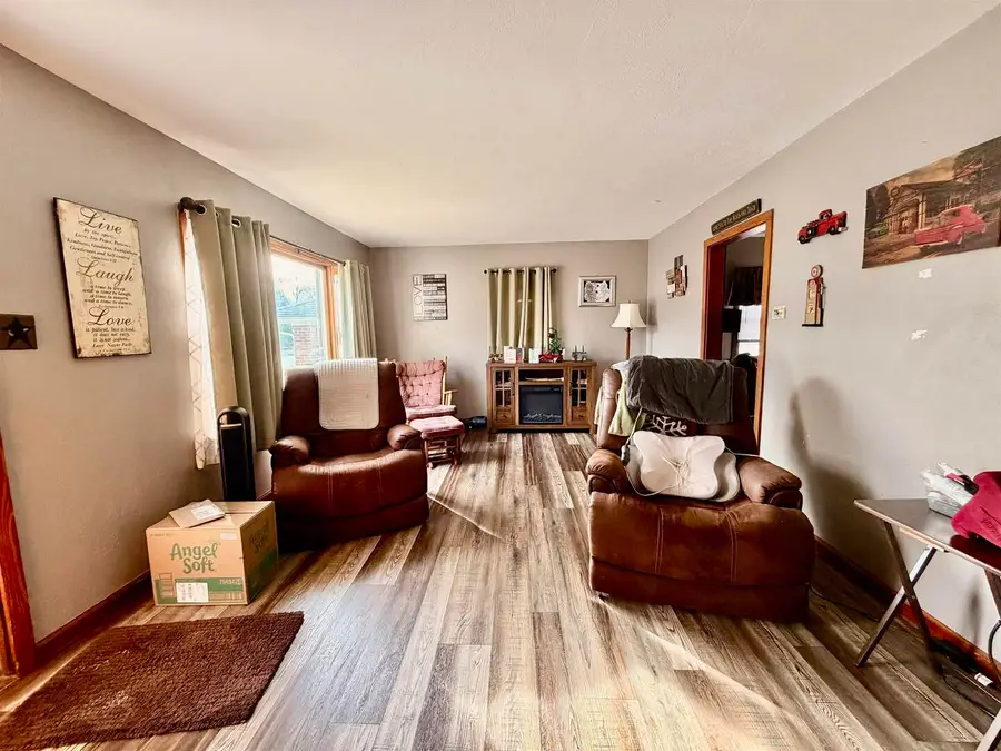 226 S Pine St Street, Centralia, IL 62801 - Image #3