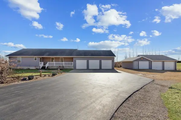 2849 262nd Street, Dewitt, IA 52742