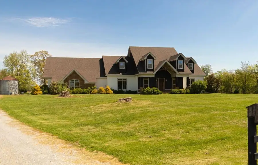 7598 Campbells Corner Road, McLeansboro, IL 62859 - Image #2