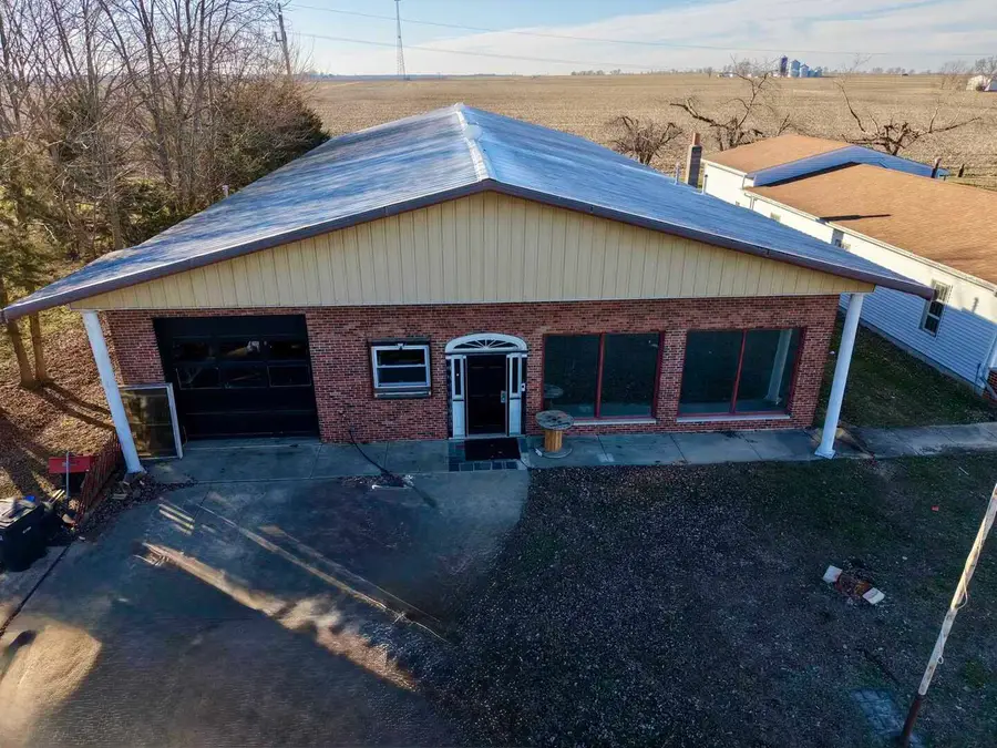 208 N 10th Street, Altamont, IL 62411 - #2