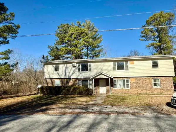 1457 W Lake Drive #1-4, Murphysboro, IL 62966