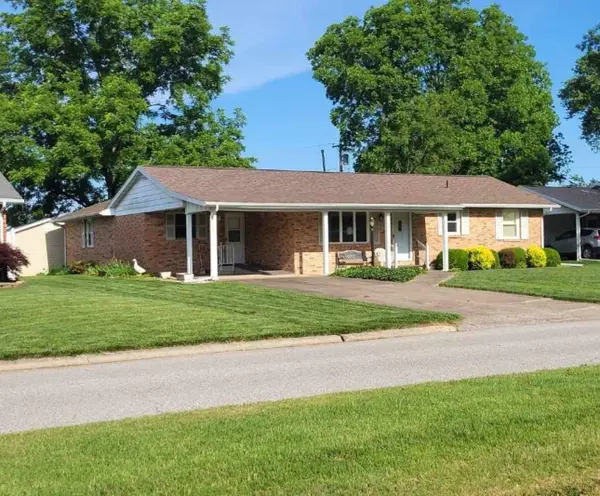 306 College Boulevard, Carmi, IL 62821