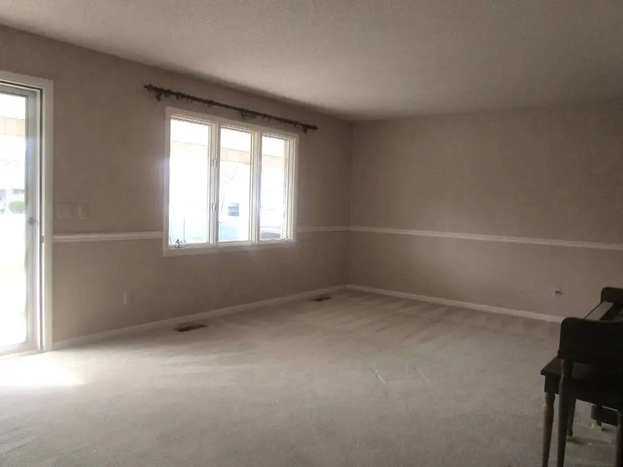 306 College Boulevard, Carmi, IL 62821 - #2