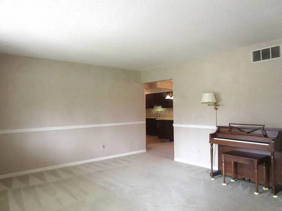 306 College Boulevard, Carmi, IL 62821 - #3