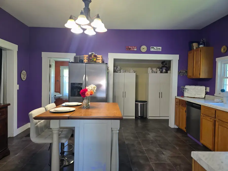 729 Locust Street, Carthage, IL 62321 - #3
