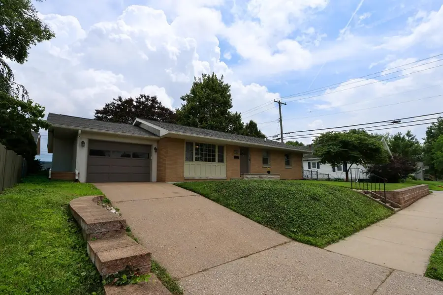 925 S 19th Street, Quincy, IL 62301 - #2