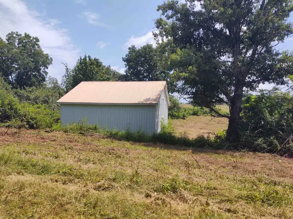 000 Birdwell Road, New Burnside, IL 62967