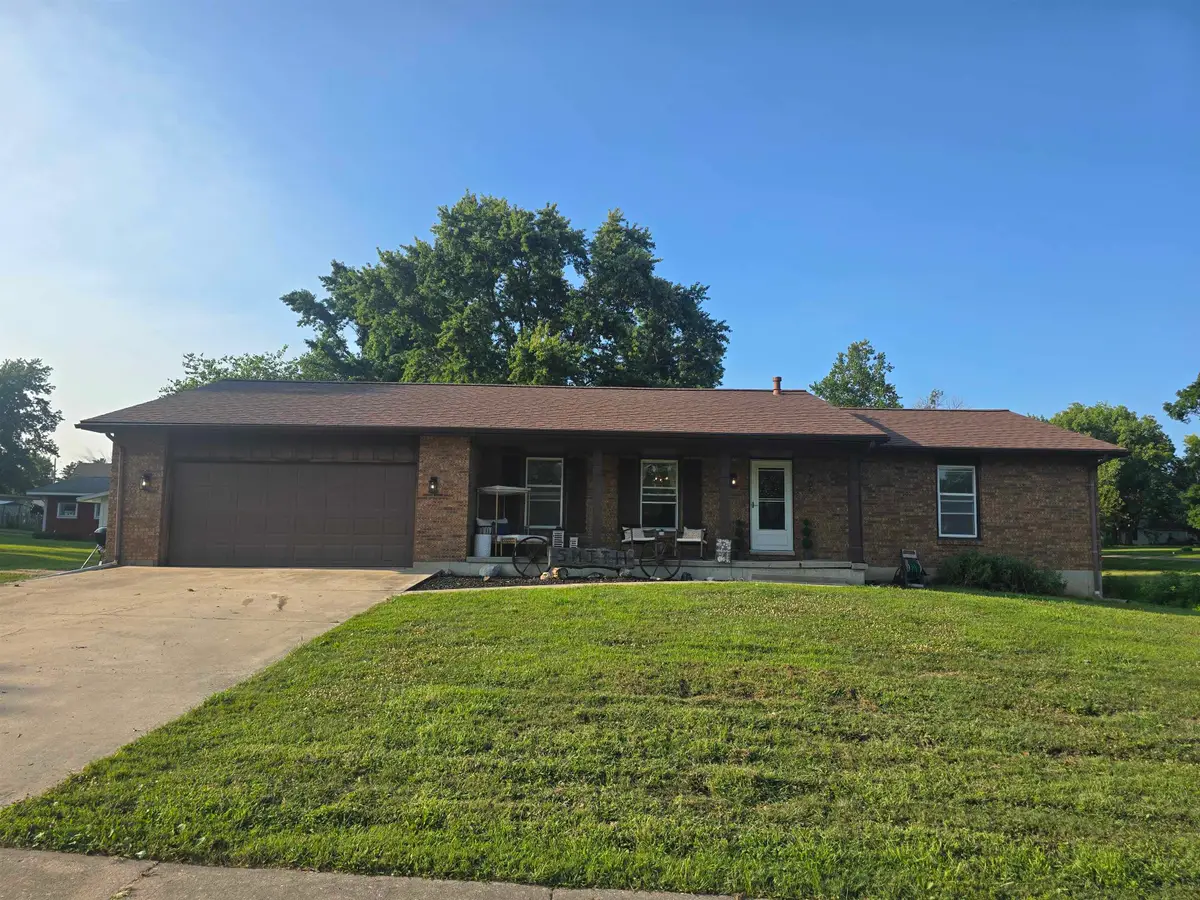 705 E Main Street, Augusta, IL 62311 - #1