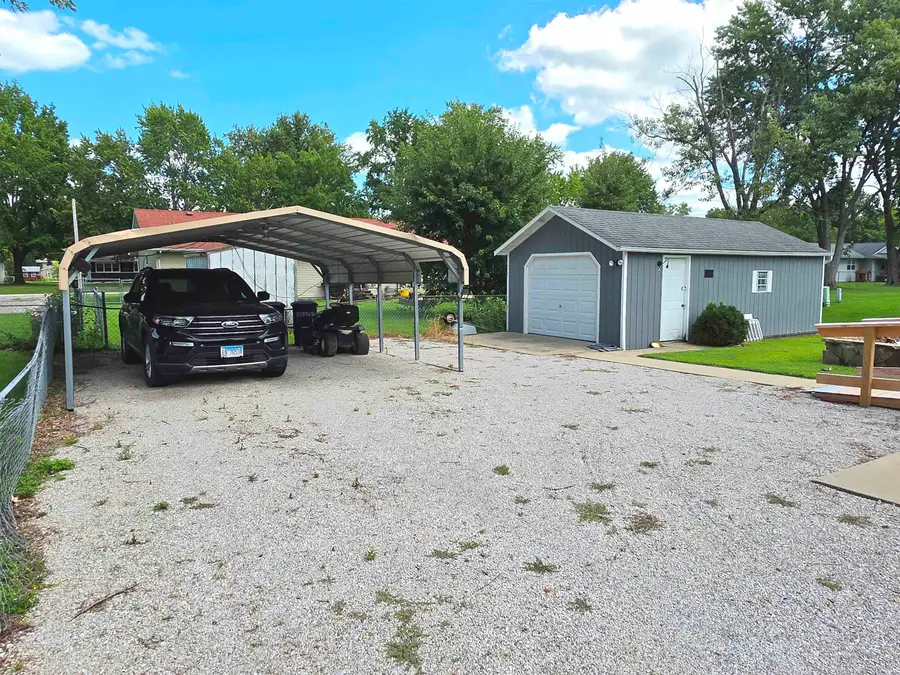 346 Woodland Drive, Salem, IL 62881 - #2