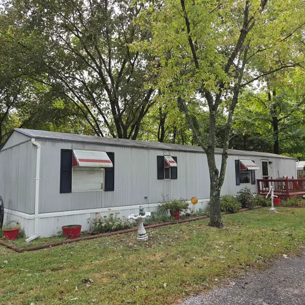 231 S Court Street S #42, Benton, IL 62812