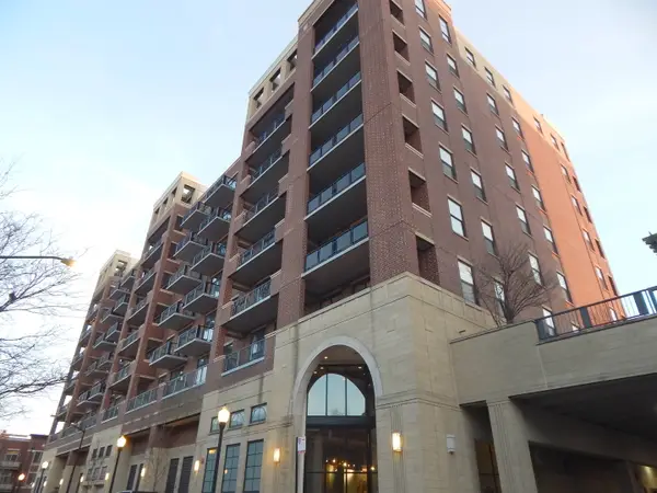 811 W 15th Place #709, Chicago, IL 60608