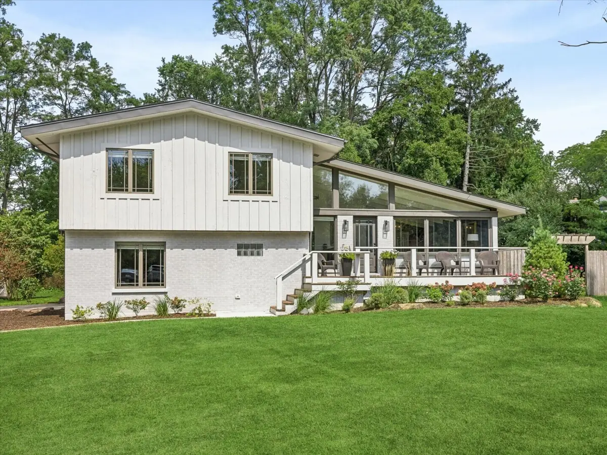 1525 W Wiesbrook Road, Wheaton, IL 60189 - #1