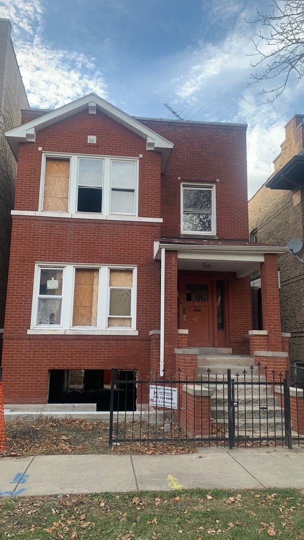 2620 N Mozart Street, Chicago, IL 60647 ERA