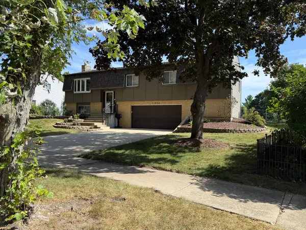 1230 Durham Drive, Wheaton, IL 60189