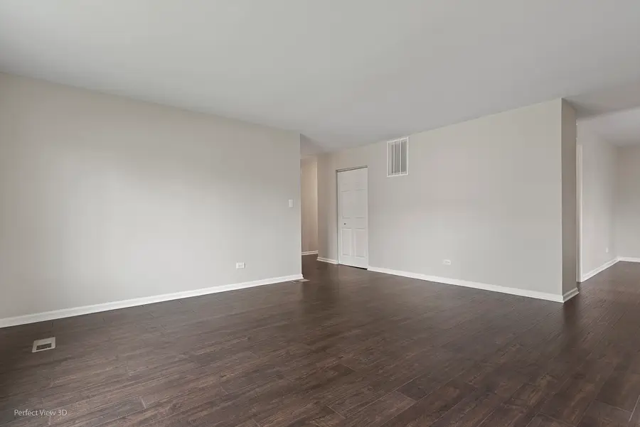 6855 Dove Avenue, Woodridge, IL 60517 - #3