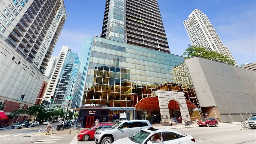 10 E Ontario Street #4301, Chicago, IL 60611 - #1