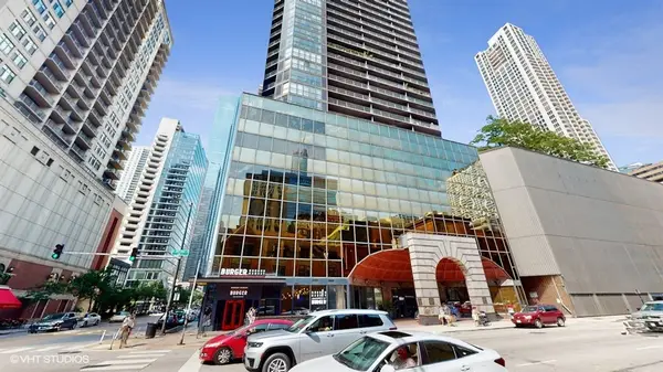 10 E Ontario Street #4301, Chicago, IL 60611