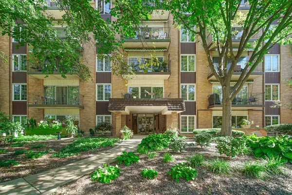 445 N Park Boulevard #3F, Glen Ellyn, IL 60137