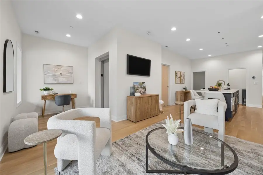 2923 N Southport Avenue #2, Chicago, IL 60657 - #3