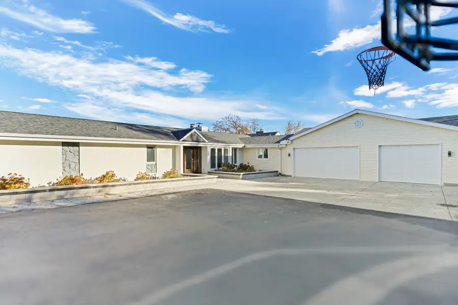 30766 N Gossell Road, Wauconda, IL 60084 - Image #2