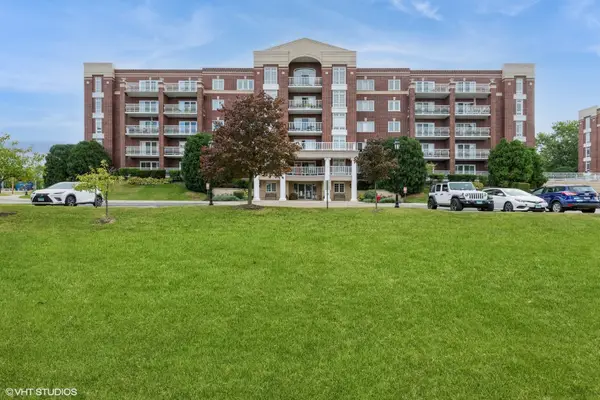 7041 W Touhy Avenue #209, Niles, IL 60714