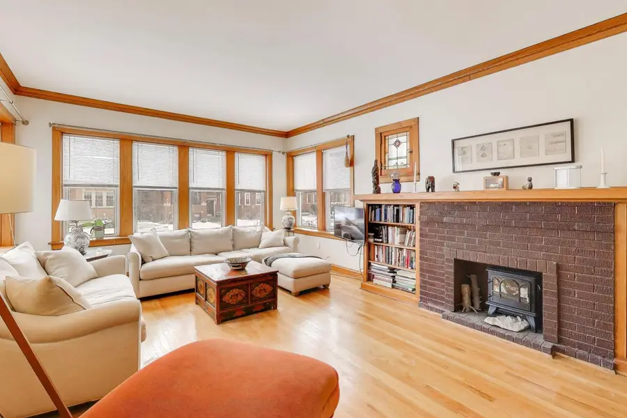 2036 W Farragut Avenue, Chicago, IL 60625 - #3